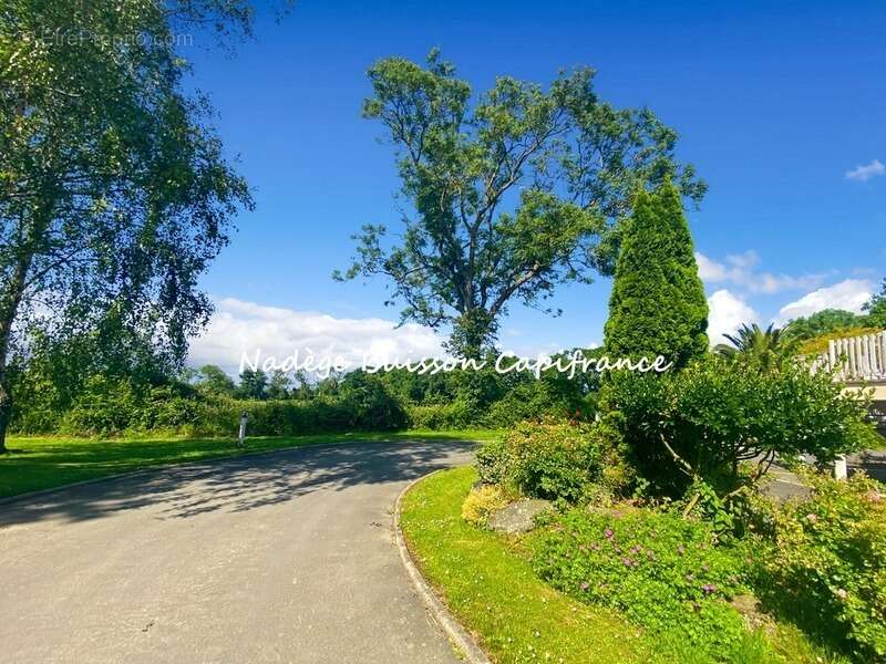 Appartement à COLLEVILLE-SUR-MER