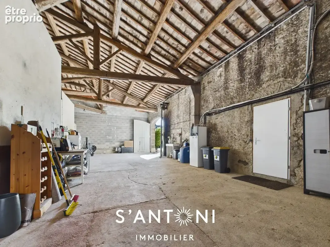 Abeilhan  maison de maître en pierres  plus de 200 m²  piscine  garage de 160 m² - photo 15