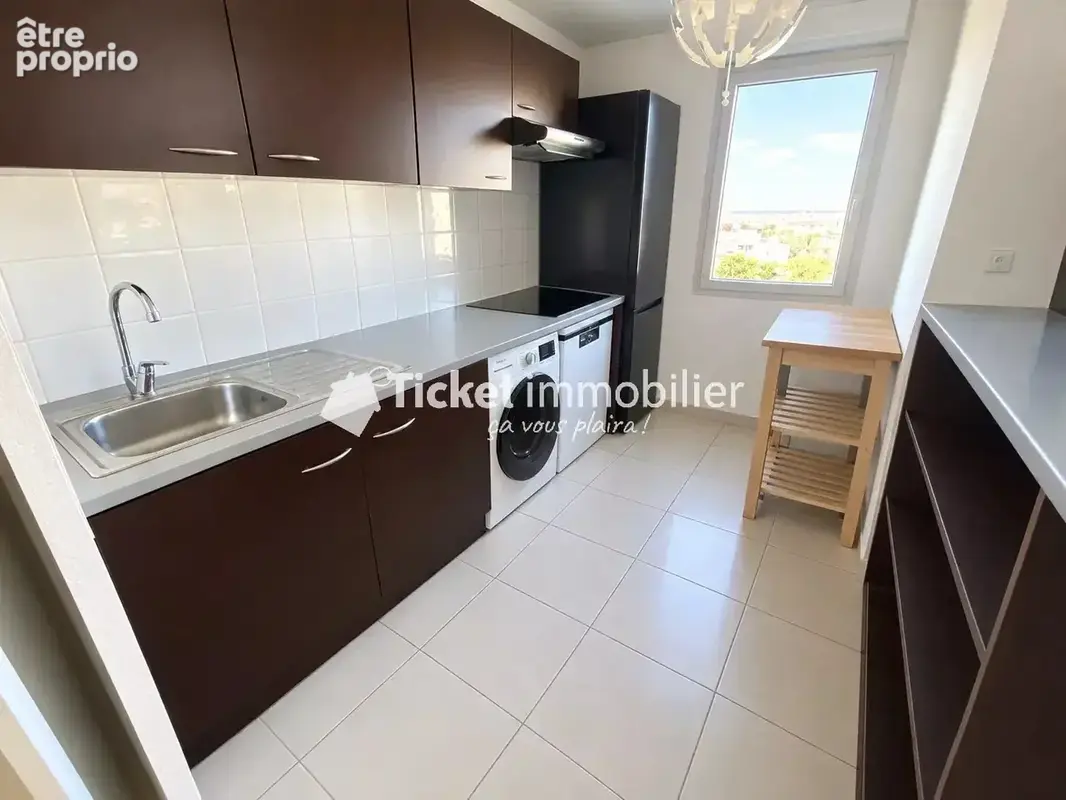 Appartement T3 lumineux avec terrasse et 2 parkings en sous-sol – Quartier Sept Deniers - photo 4