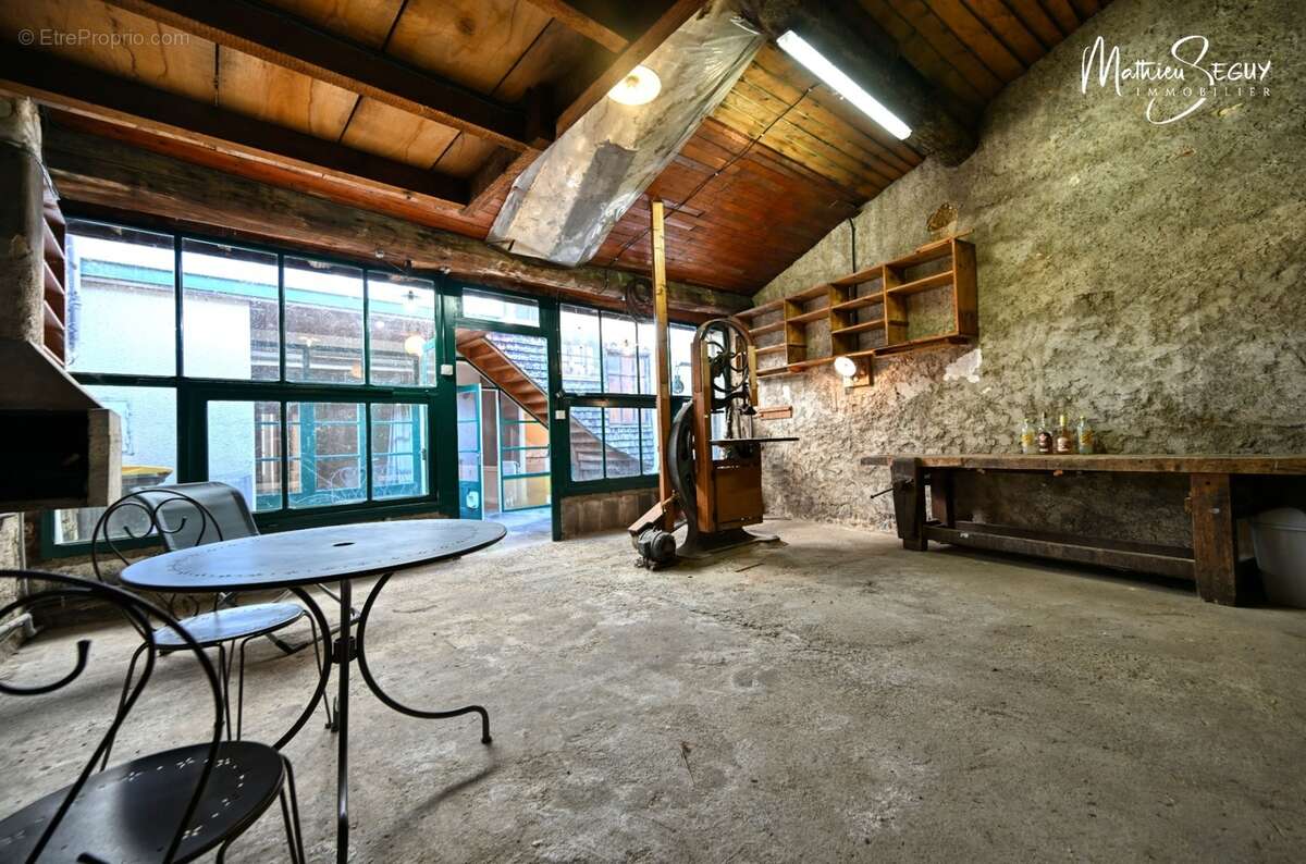 Ancienne maison du menuisier avec son atelier au coeur du village de Millery - photo 21