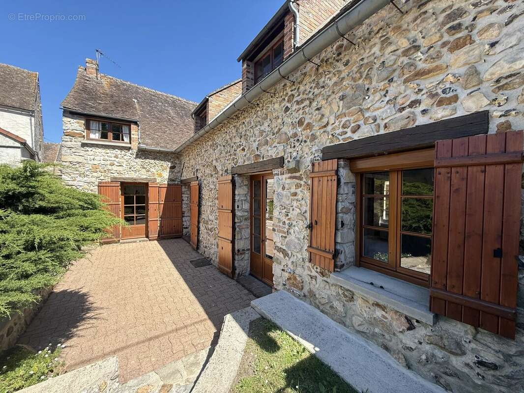 Maison à VILLEMANOCHE
