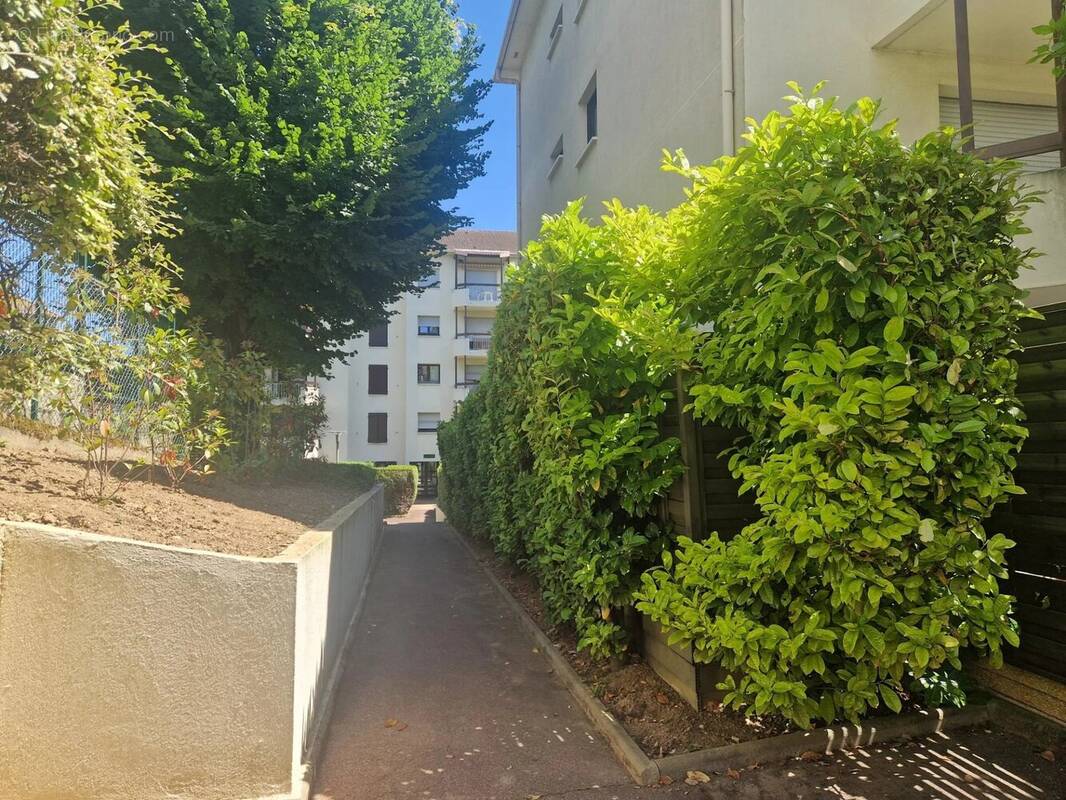 Thiais centre – 3P lumineux avec beau balcon et box en sous-sol - photo 5