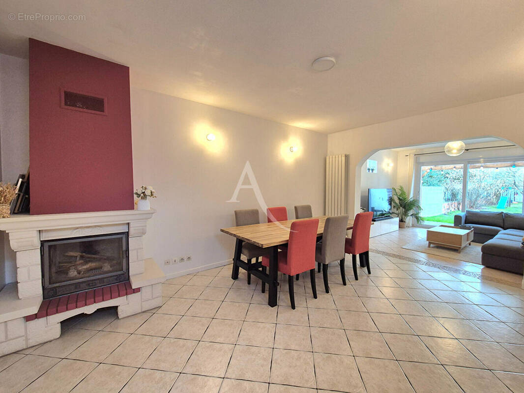 Maison à NEUILLY-PLAISANCE