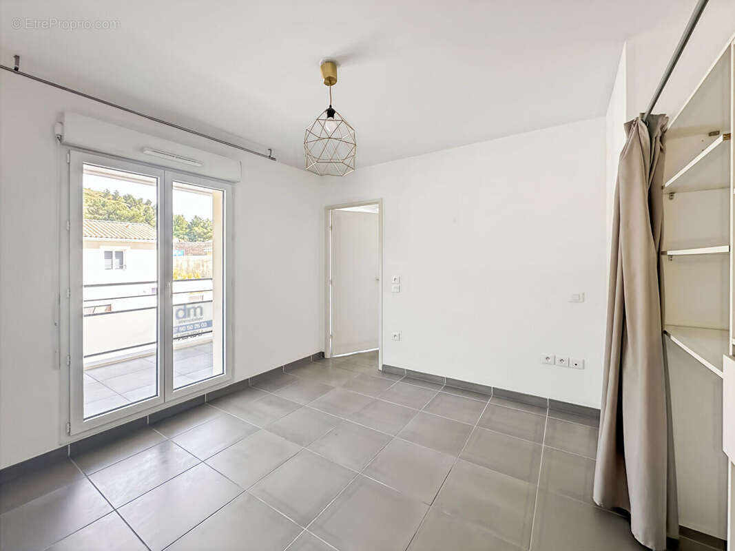 Appartement à ENSUES-LA-REDONNE