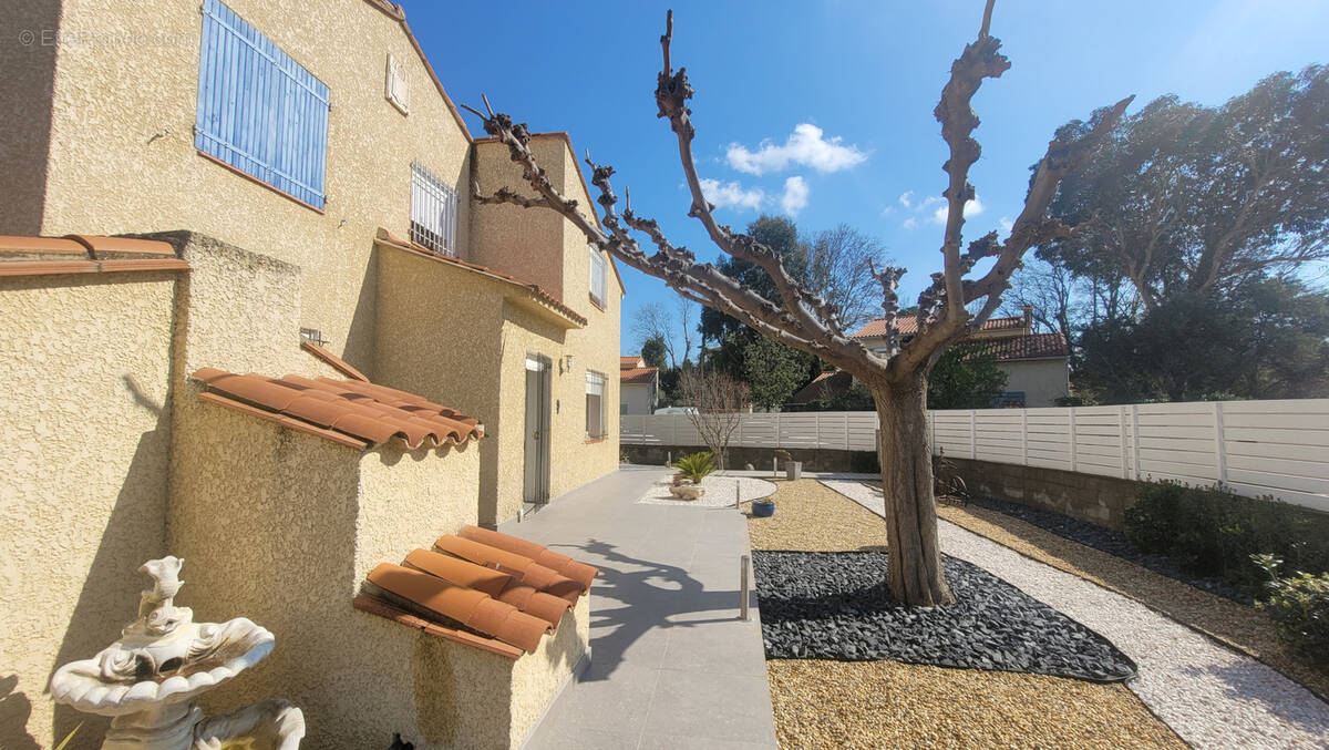 Maison à VILLENEUVE-LA-RIVIERE