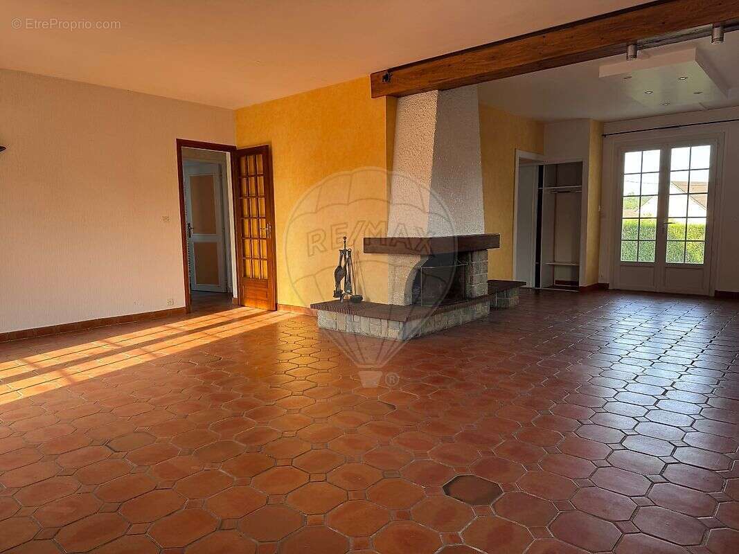 Maison à COULANGES-LES-NEVERS