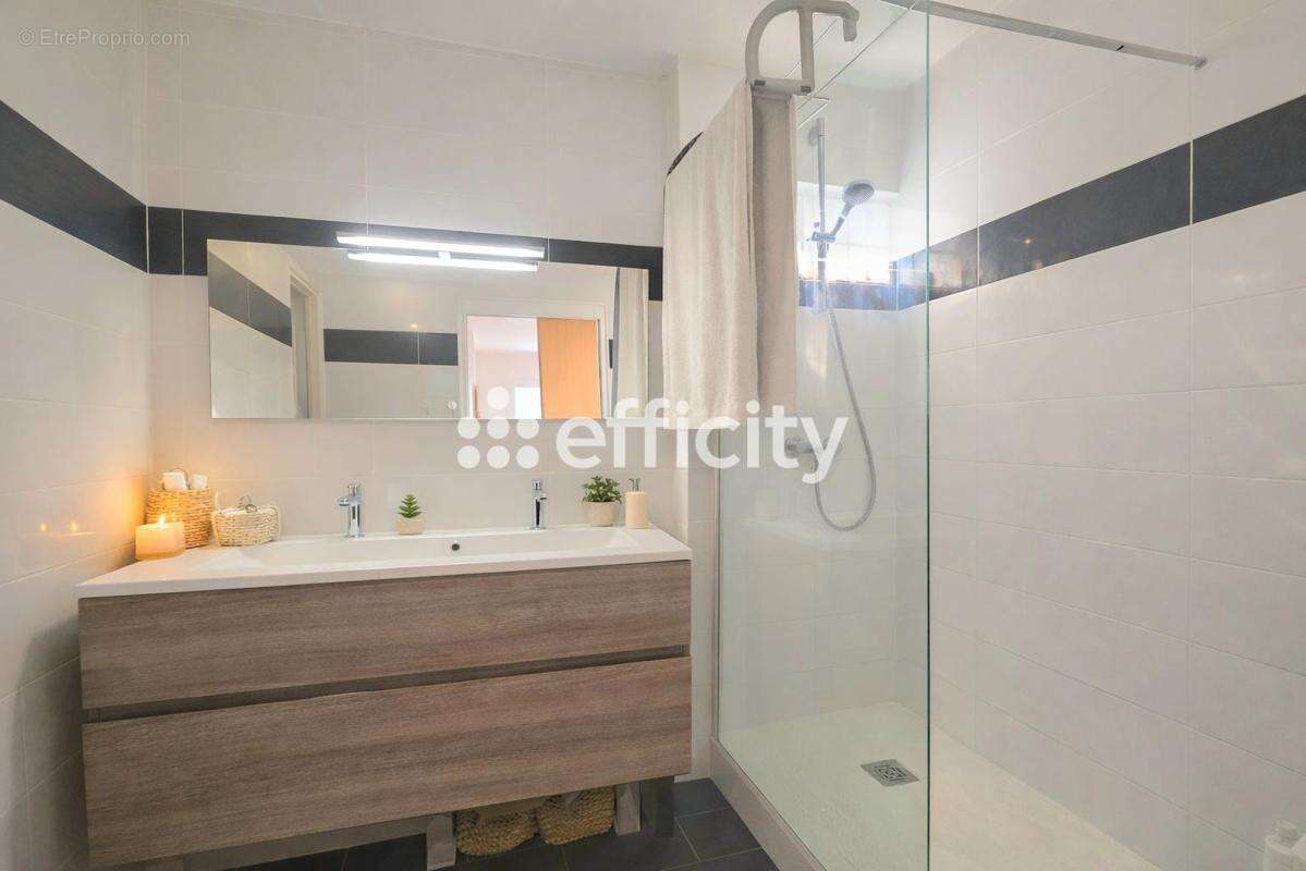 Appartement à MARSEILLE-9E