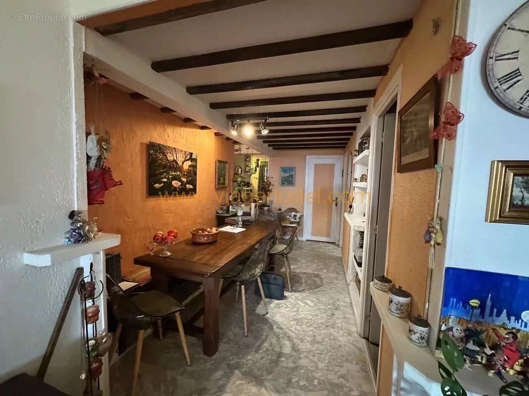 Appartement à SAINT-LAURENT-DU-VAR