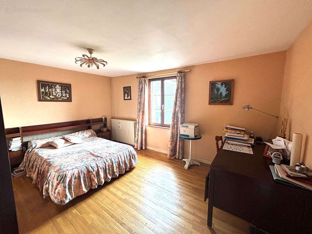 Maison à SAINT-NICOLAS-DE-LA-TAILLE