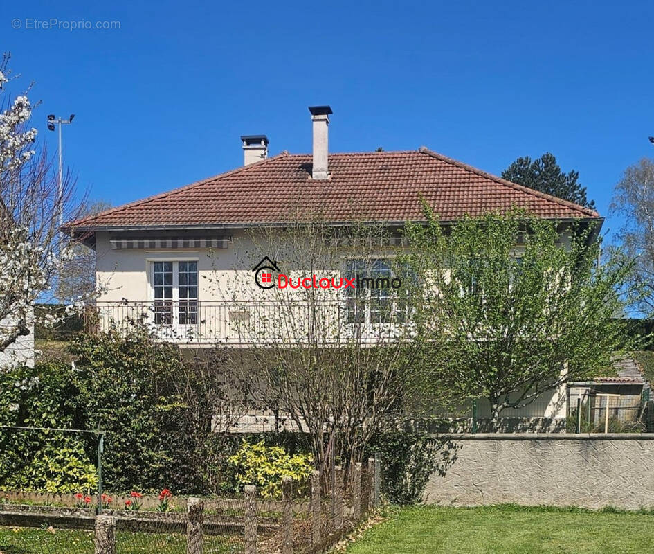 Maison à AURILLAC