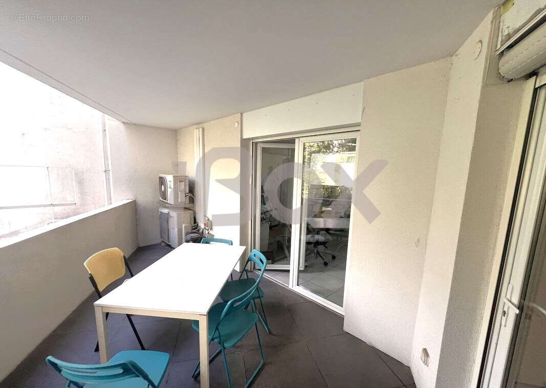Toulon champ de mars bureaux 93m2 garage double terrasse acces pmr - photo 5