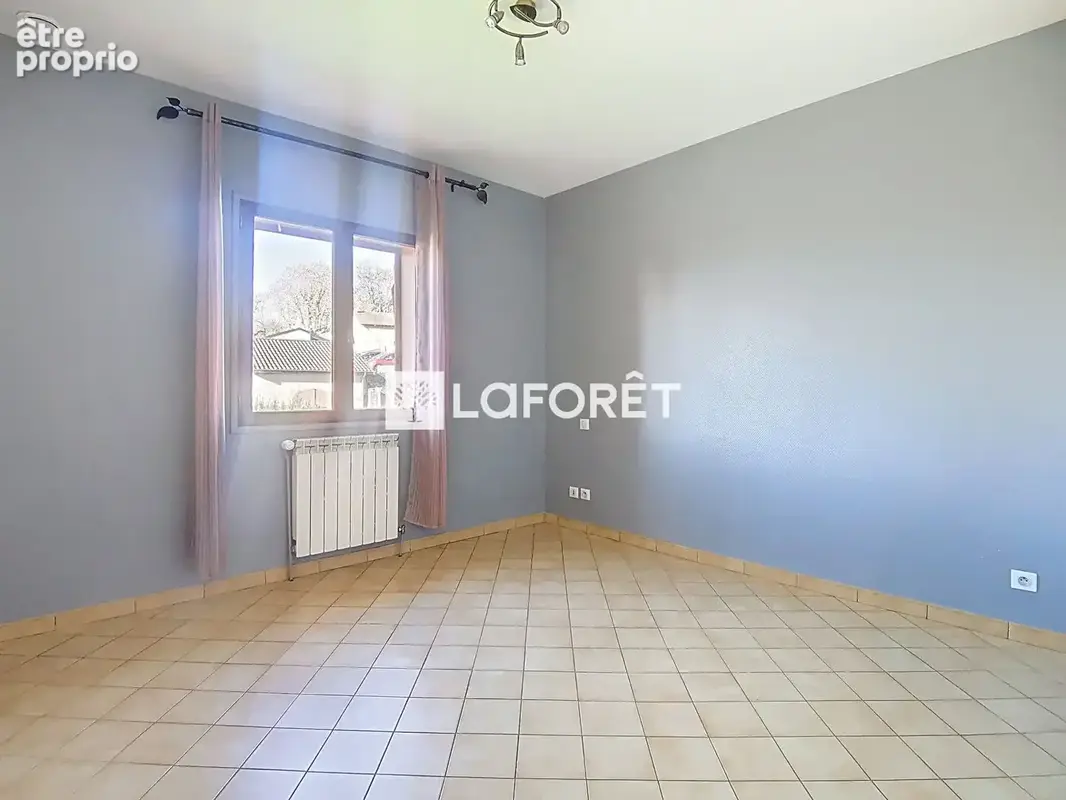 Maison familiale avec piscine, beaux volumes et espace indépendant - photo 14