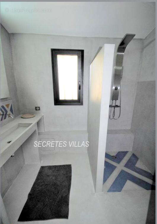 Maison à CAMBLANES-ET-MEYNAC