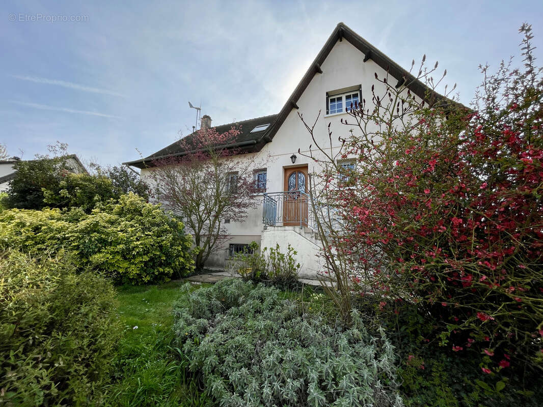 Maison à DARDEZ