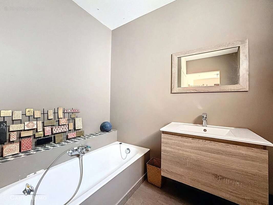 Maison à MANDELIEU-LA-NAPOULE