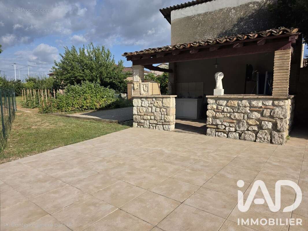 Maison 250 m² à Gaillac  - photo 7