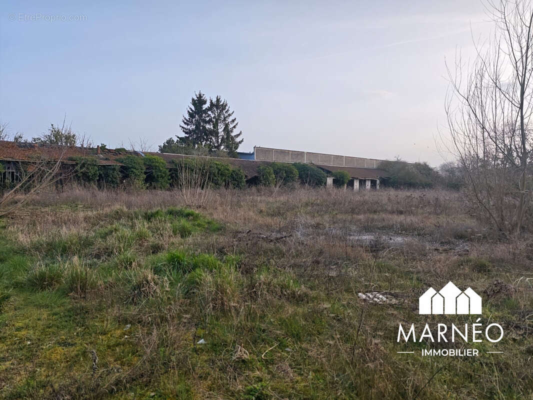 Terrain à CHALONS-EN-CHAMPAGNE