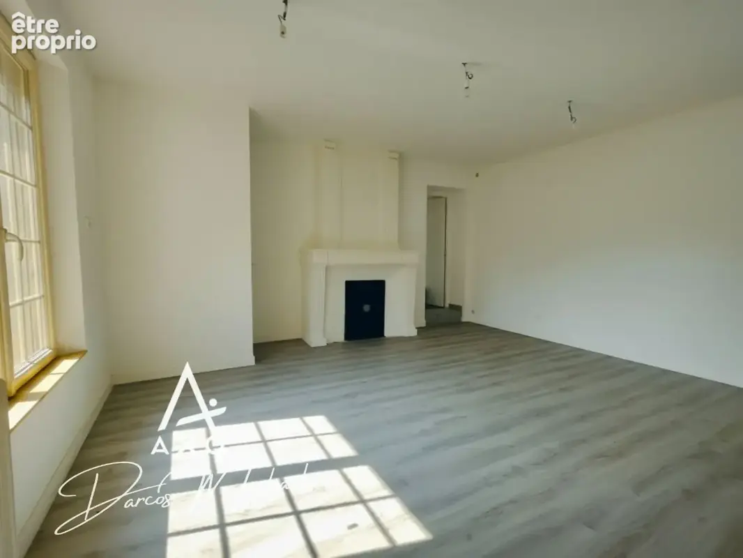 Immeuble de caractère  ~375 m²  Maison principale, 3 appartements loués, local professionnel  Beaufort-en-Anjou - photo 4