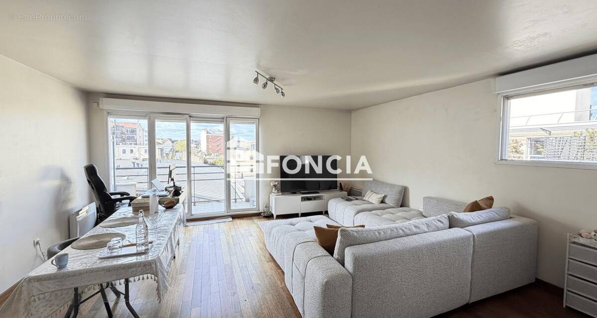 Appartement à NANTERRE