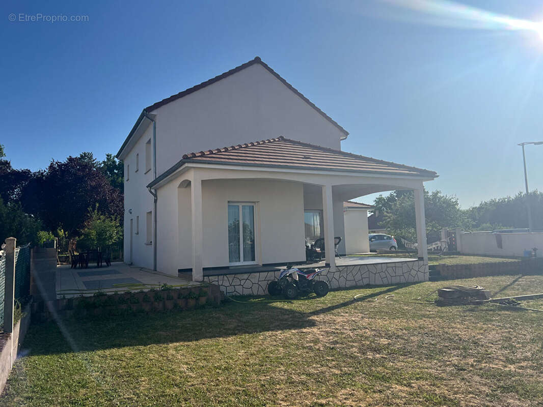 Maison Premilhat 5 pièce(s) 148 m2 - photo 3