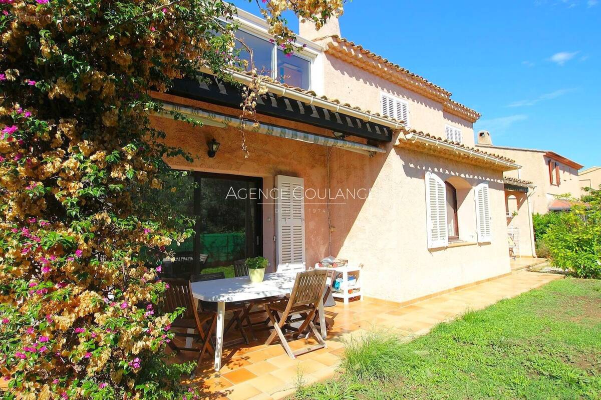 Maison à SAINT-CYR-SUR-MER