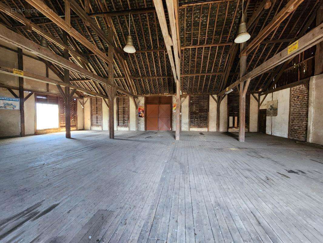 Commerce à CORMENON