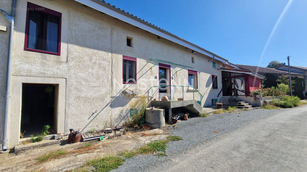 Maison à SAINT-SAUD-LACOUSSIERE
