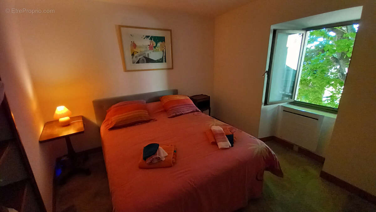 Maison à COLOMBIERES-SUR-ORB