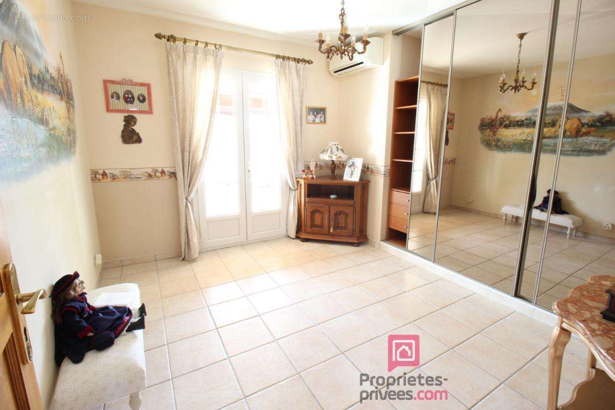 Maison à PUGET-SUR-ARGENS