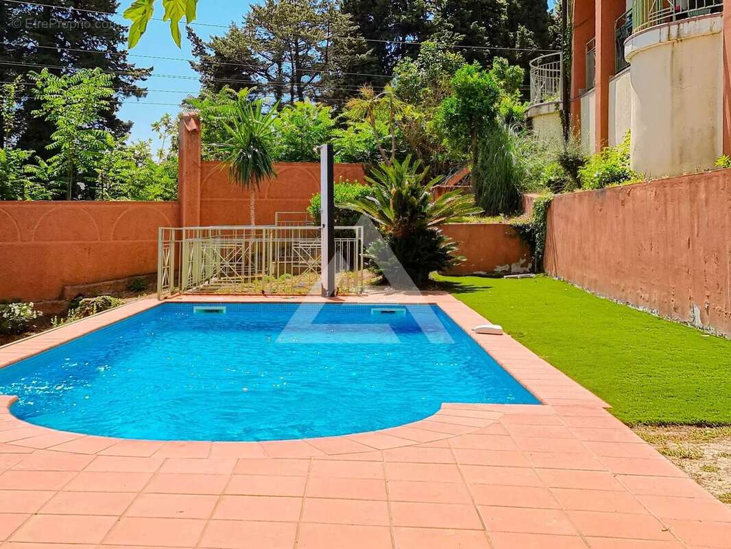 Appartement à EZE