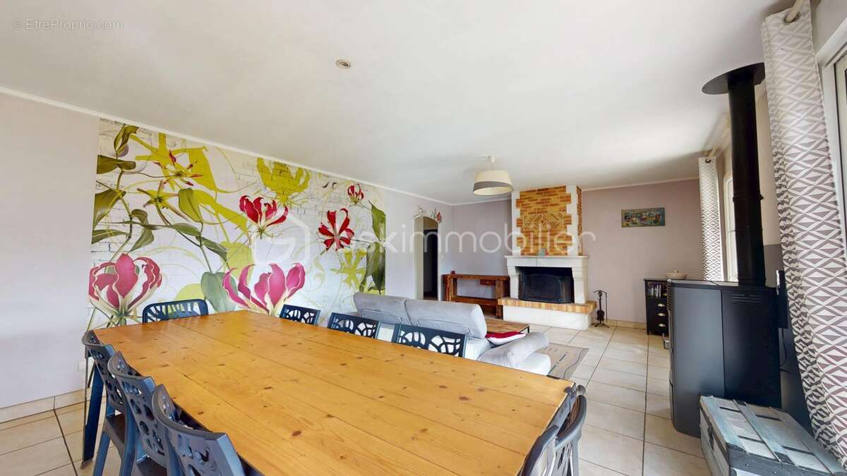 Maison à SAVIGNY-EN-SEPTAINE