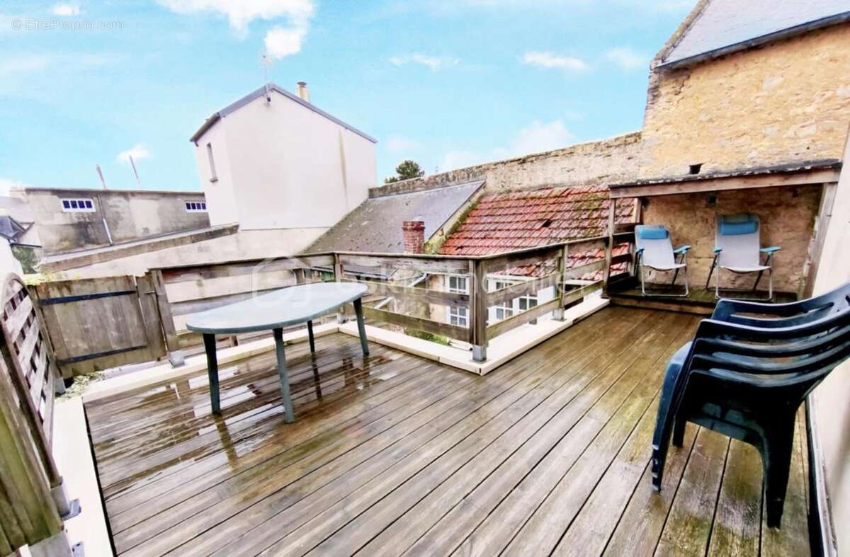 Maison à PORT-EN-BESSIN-HUPPAIN