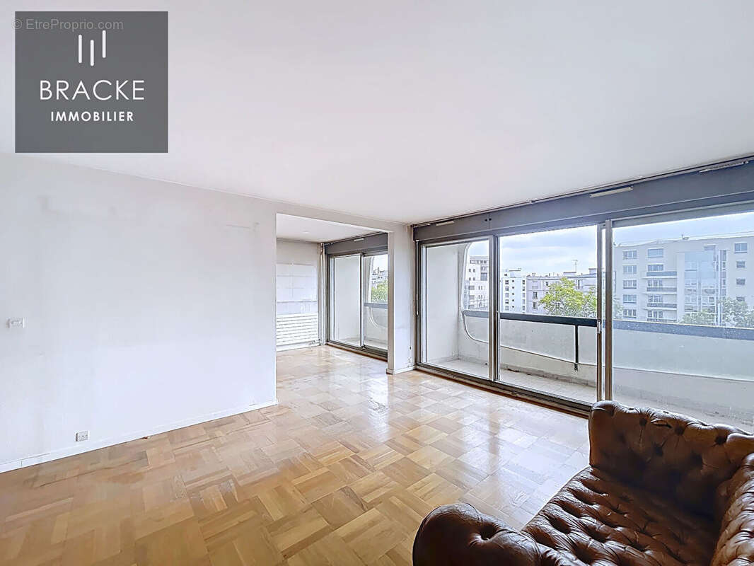 Appartement à COURBEVOIE