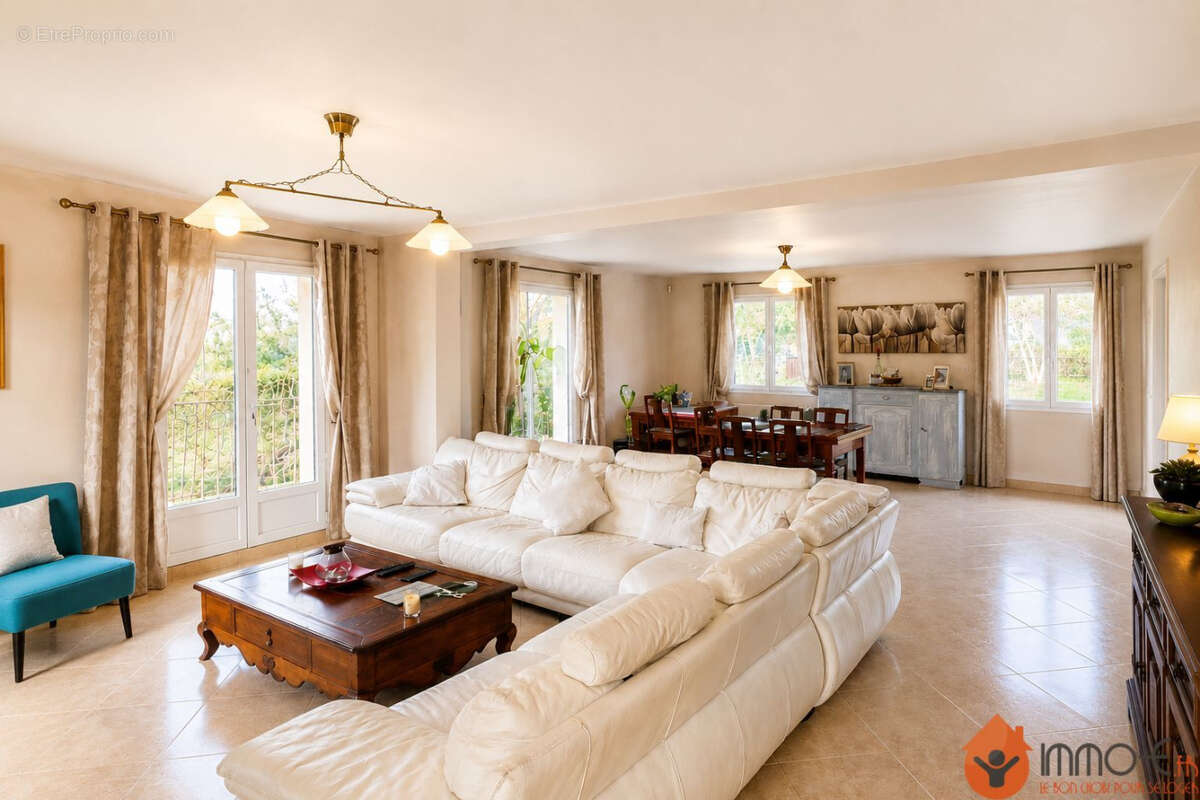 Maison 170 m² à Mareuil-Les-Meaux  - photo 2