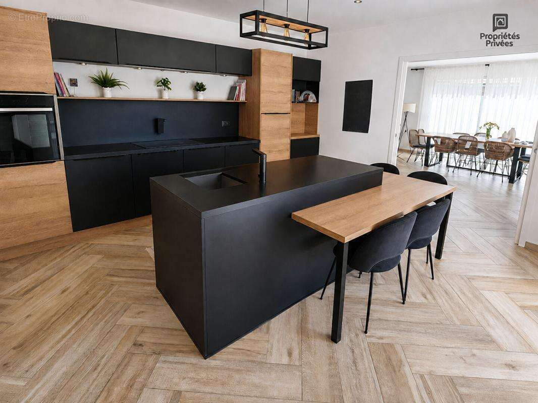 CHÂTEAUROUX, LA MARGOTIÈRE, Maison contemporaine de plain-pied, 5 chambres, bureau, piscine, DPE A - photo 4