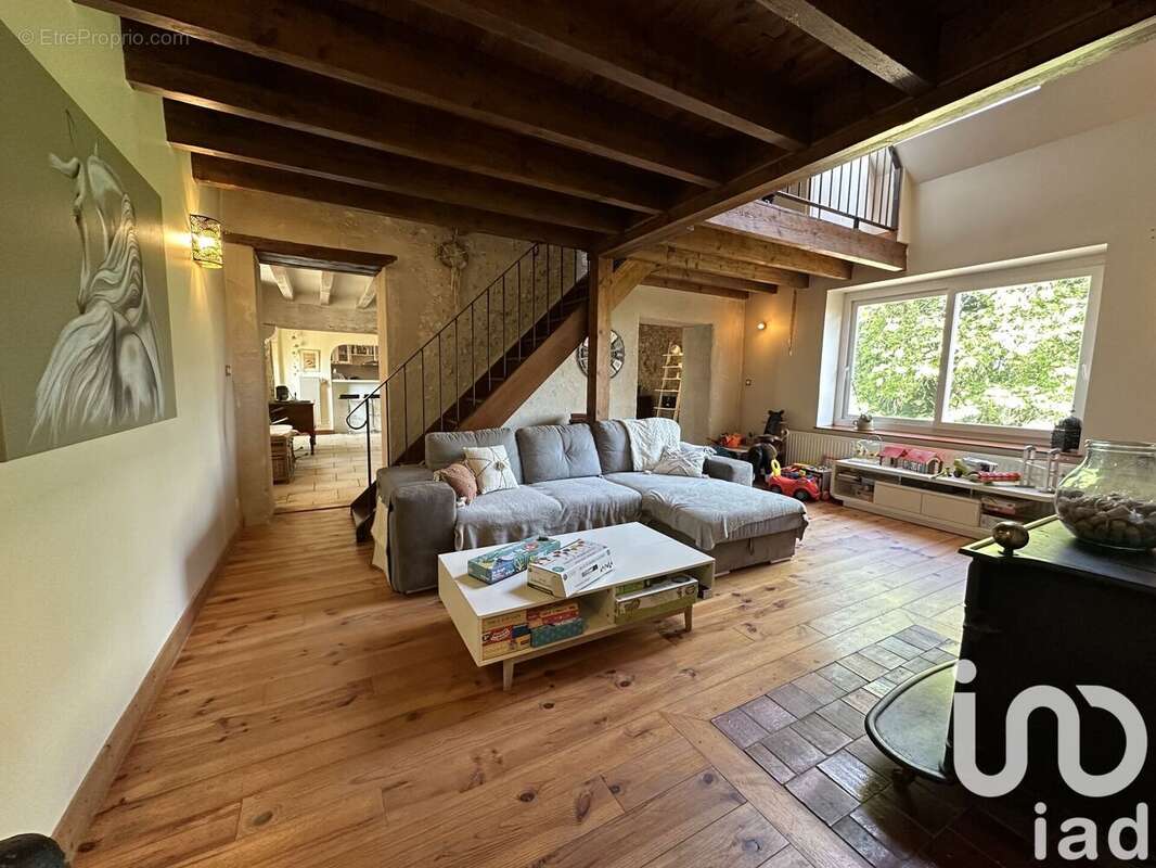 Photo 2 - Maison à IVOY-LE-PRE