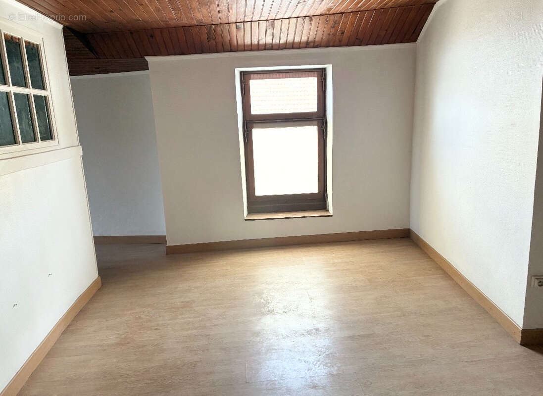 Appartement à STENAY