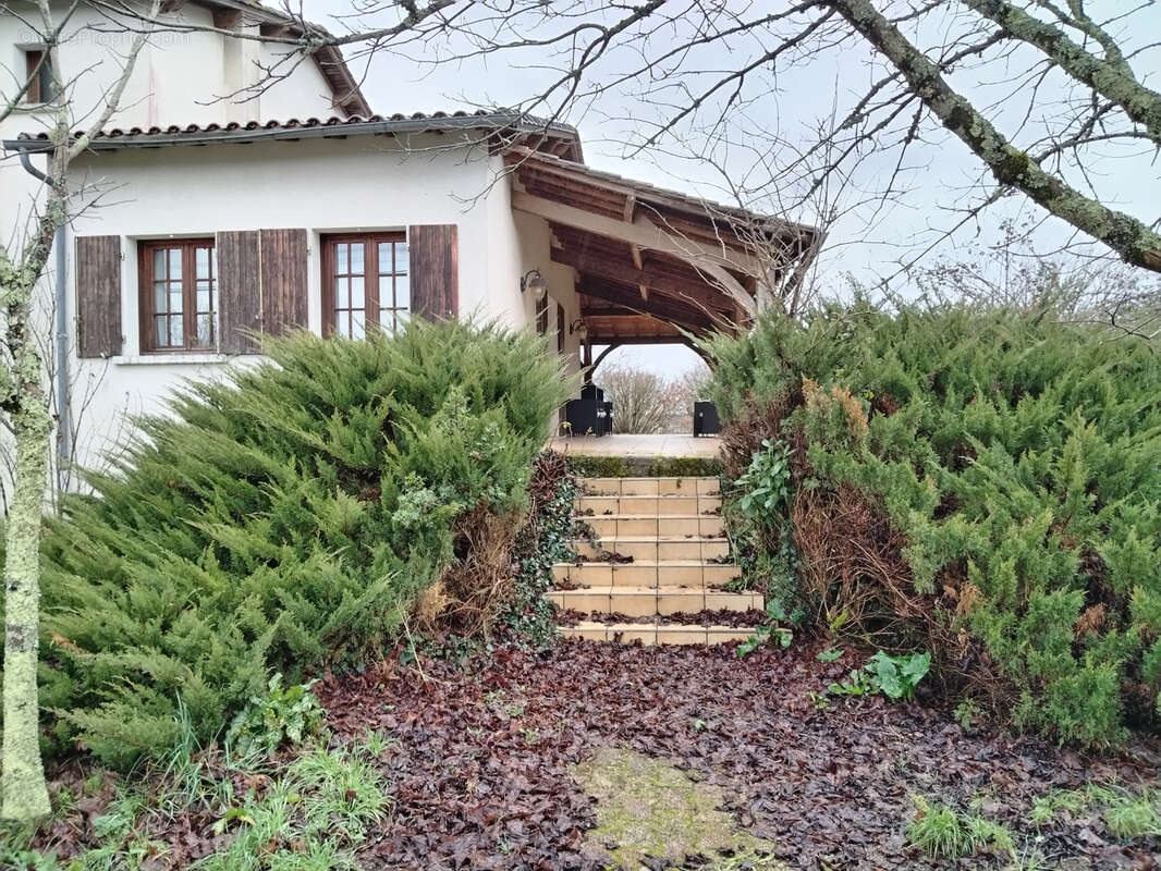 Maison à SAINT-LAURENT-DES-HOMMES