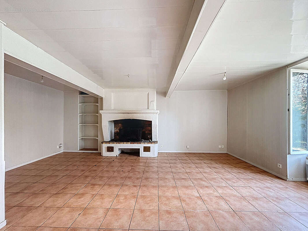 Maison à CAMBLANES-ET-MEYNAC