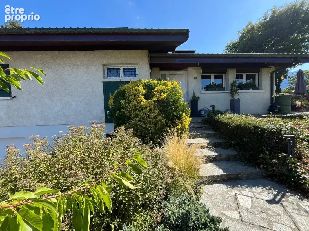 Maison individuelle rénovée avec piscine sur la commune de Perrignier - photo 4