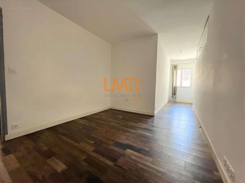 T3 69 m² rénové à Vidauban – Entrée indépendante, RDC - photo 5