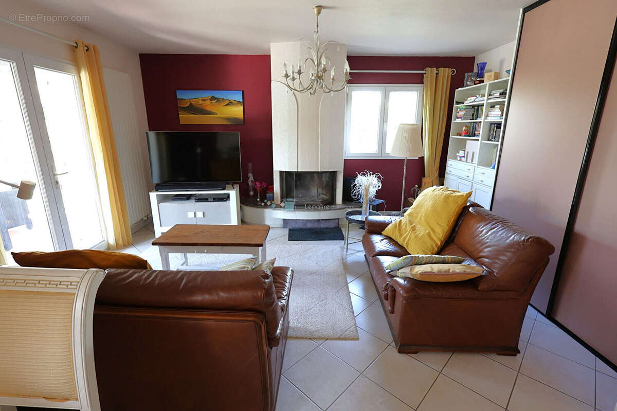 VILLA 130 m² et sous sol total sur 1575 m² de terrain avec piscine - photo 11