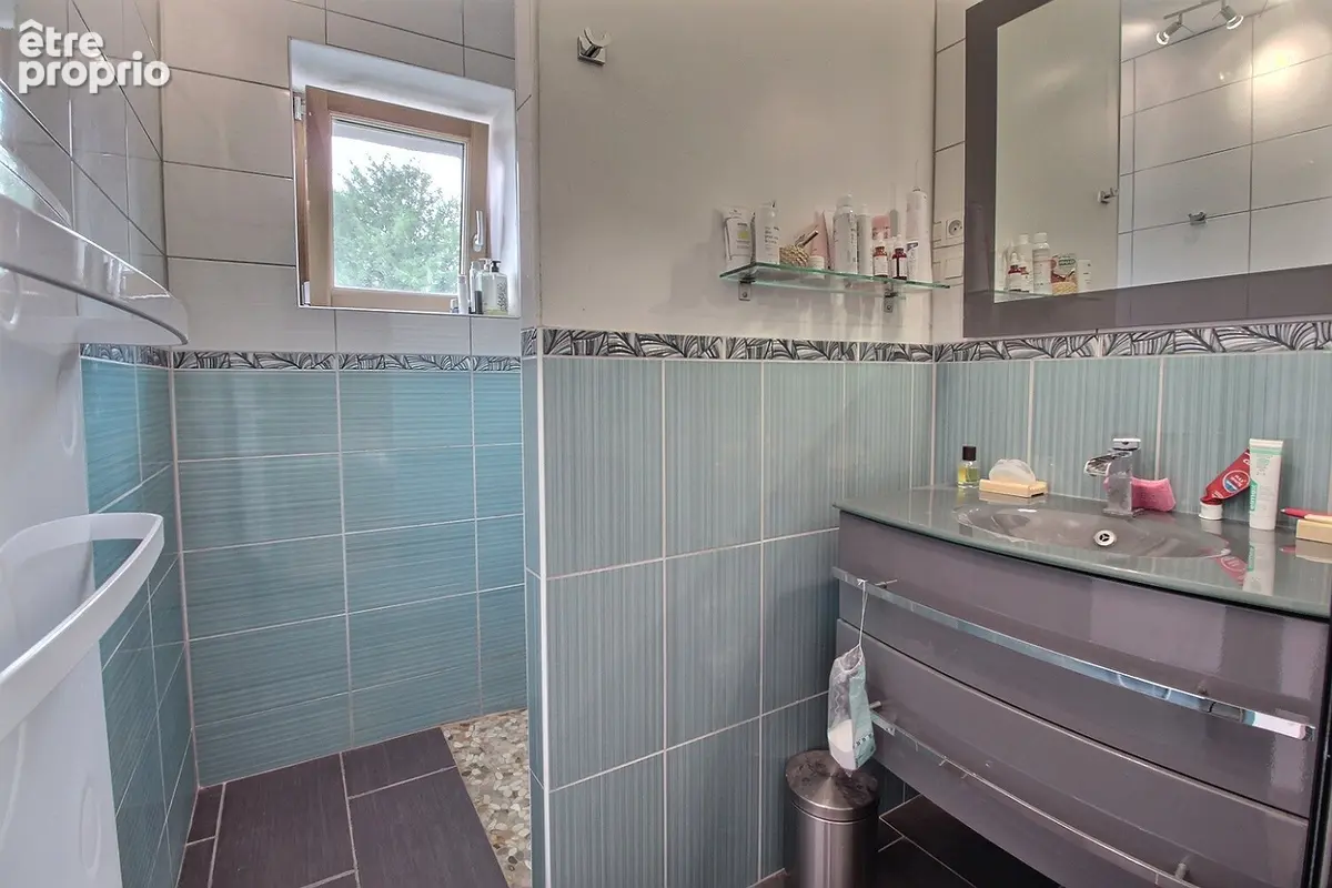 CHAMILLY, ancienne étable en pierre rénovée avec charme et dépendances - photo 11