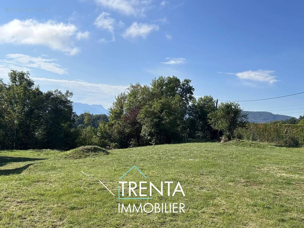 Terrain à RIVES