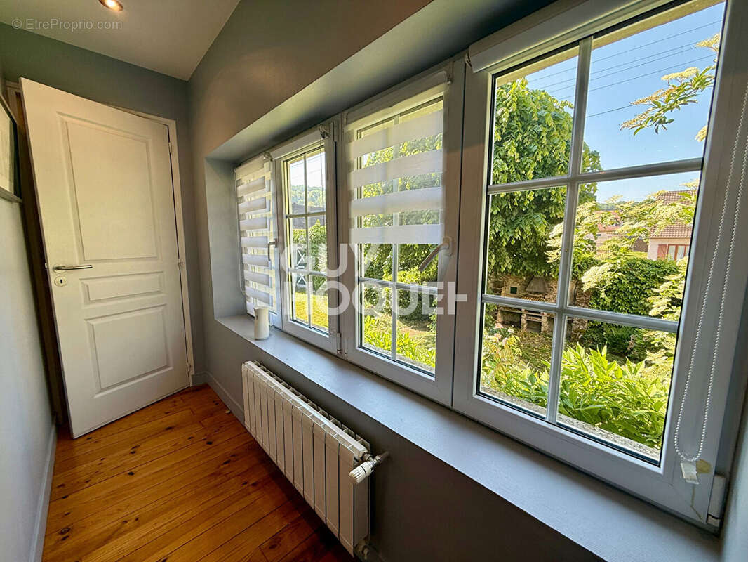 Maison à MEZIERES-SUR-SEINE