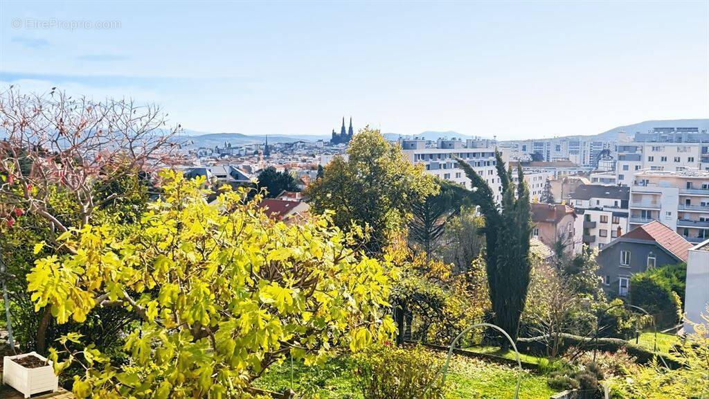 Maison à CLERMONT-FERRAND