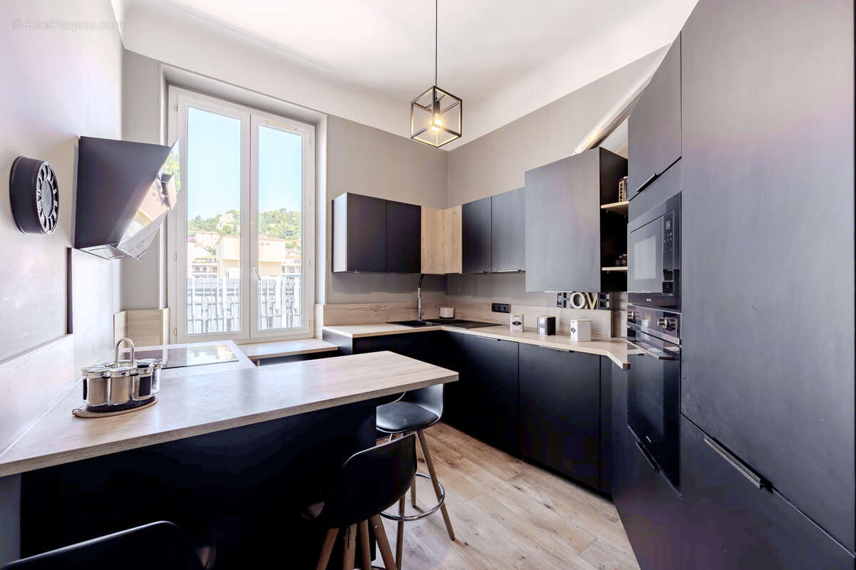 Appartement à HYERES