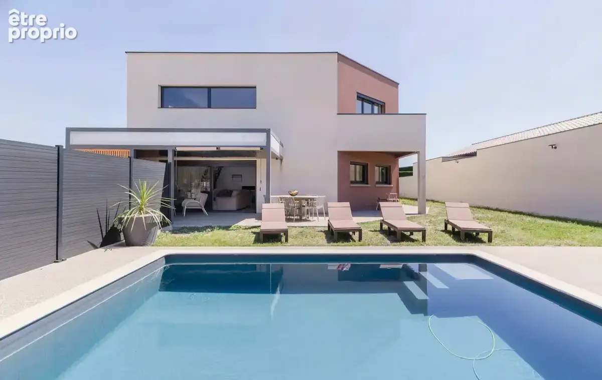 Maison - 5 Chambres - Double garage - Espace bien être - Piscine - Terrasse - Pergola - photo 3