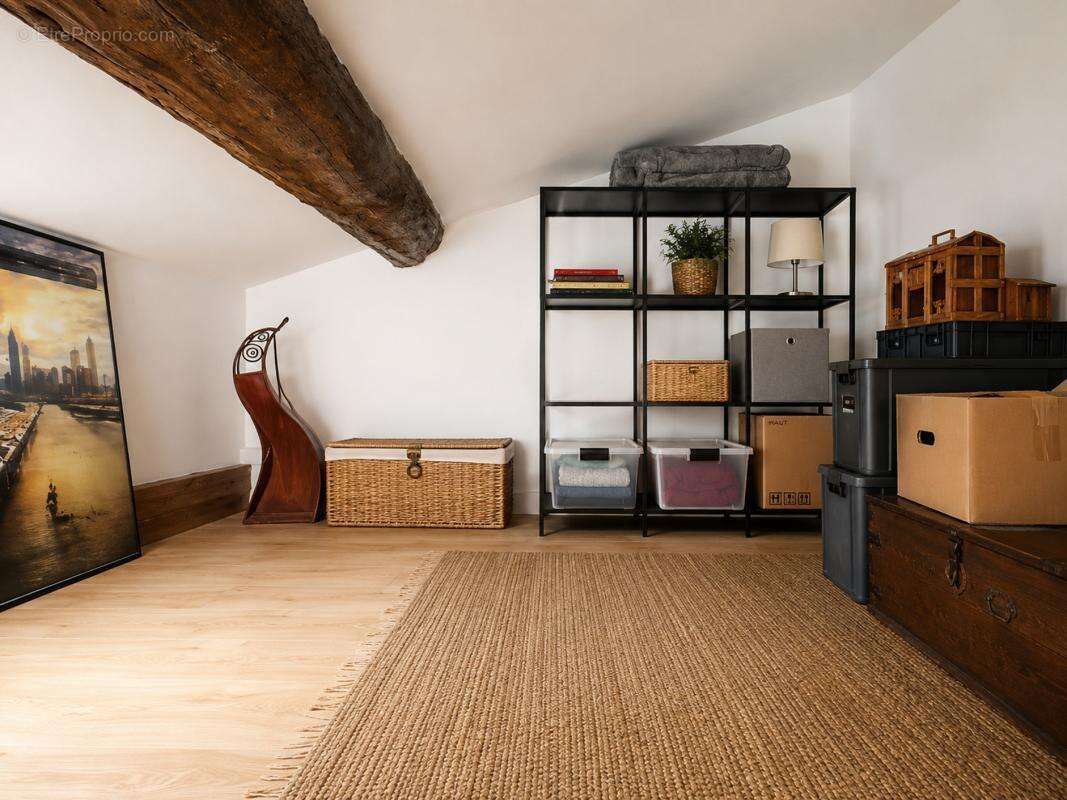 Appartement à SAINT-LAURENT-D'AIGOUZE