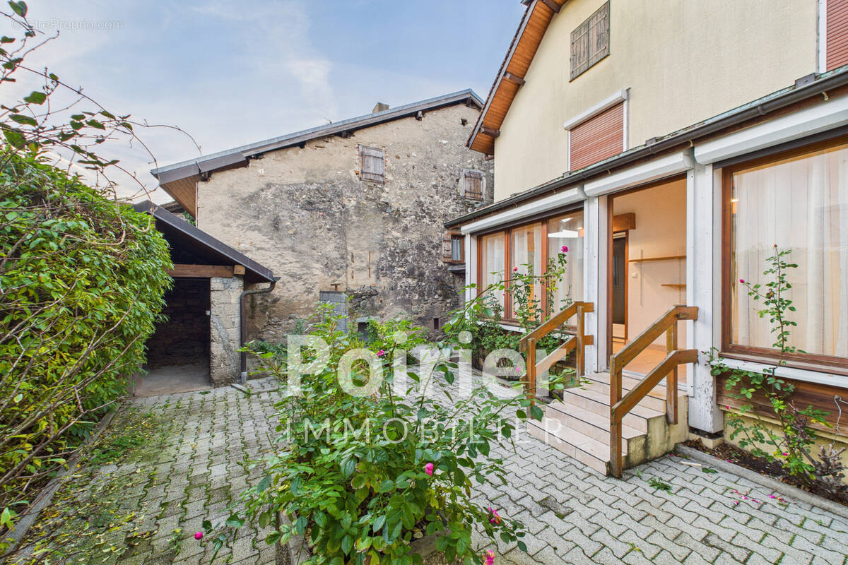 Maison à PERRIGNIER